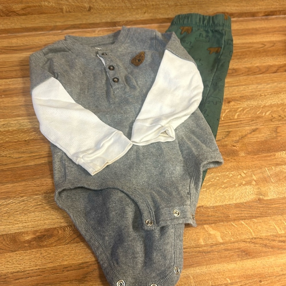Carter’s two piece outfit